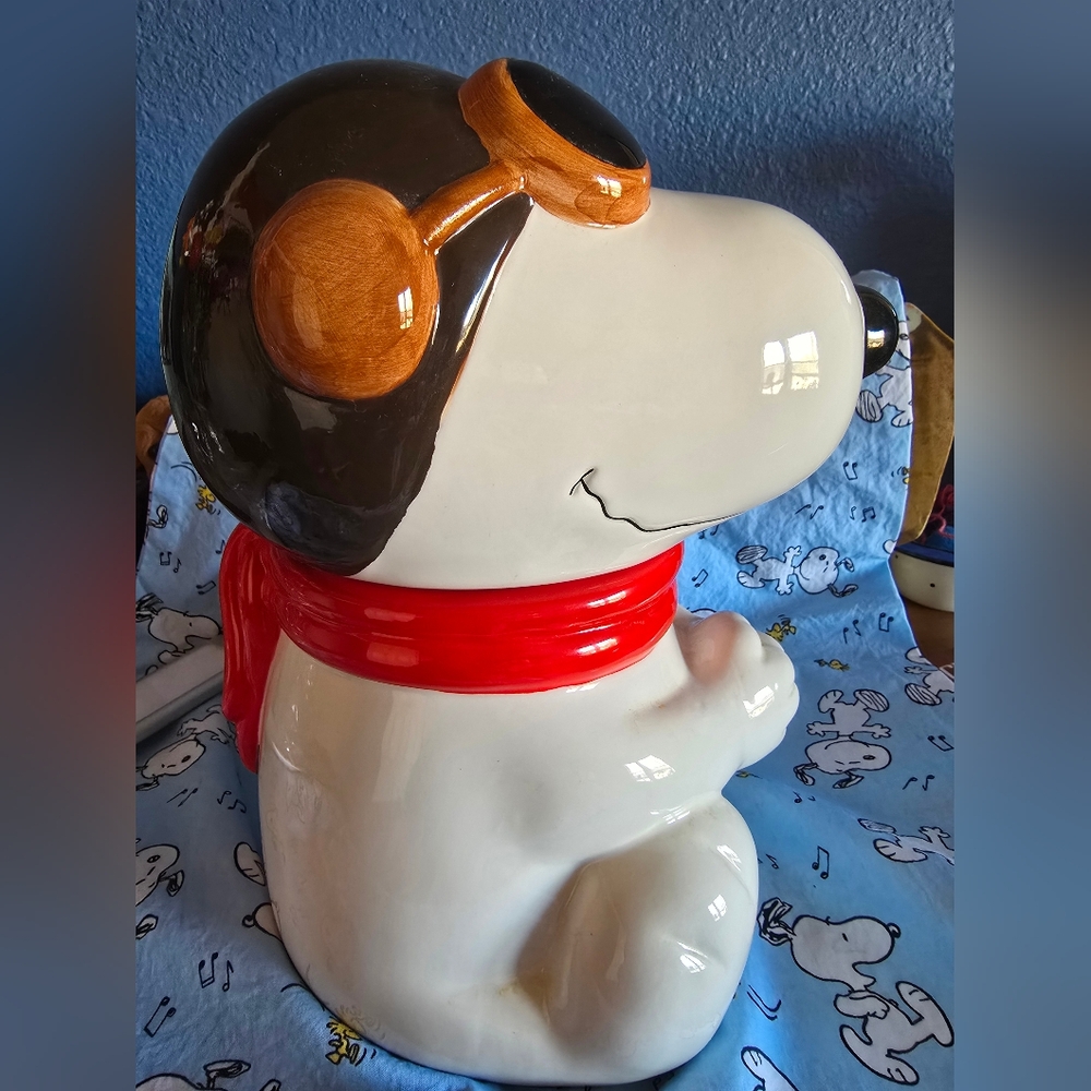 Snoopy "World War I Flying Ace" cookie jar. - Picture 2 of 8
